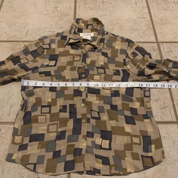 Vintage 1980s Jones New York 4P 100% Silk Blouse Geometric Button Up Shirt - Picture 2 of 5